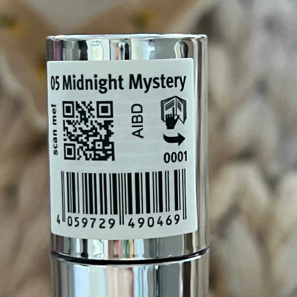Essence Hydra Kiss Lip Oil 05 Midnight Mystery High Shine Non-Sticky Berry‎ Tint